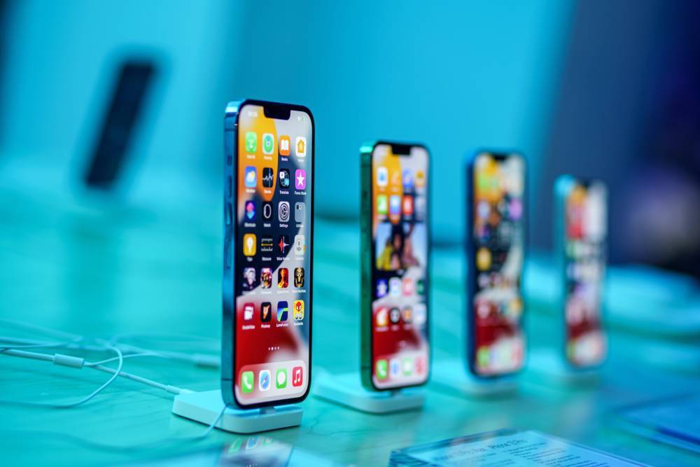 Дефицит новых iPhone в России достиг 80% из-за нехватки комплектующих