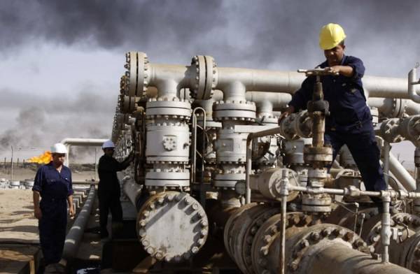 Саудовская Аравия продолжила «отклонять» Байдена: нефть растëт при прежнем объëме
