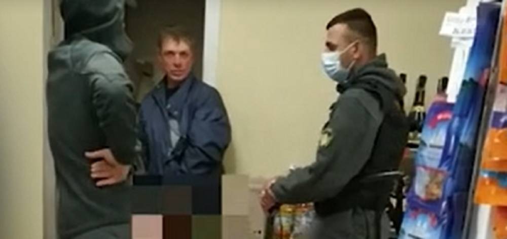 В Одессе мужчина снял штаны перед кассиром супермаркета, видео: "Хотел расплатиться за товар"