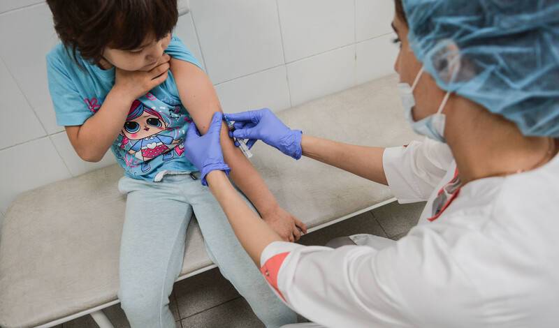 В центре "Вектор" заявили о потенциальной безопасности их вакцины для детей