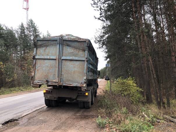 Госэконадзор нашел и изъял в Ленобласти 10 нелегальных мусоровозов