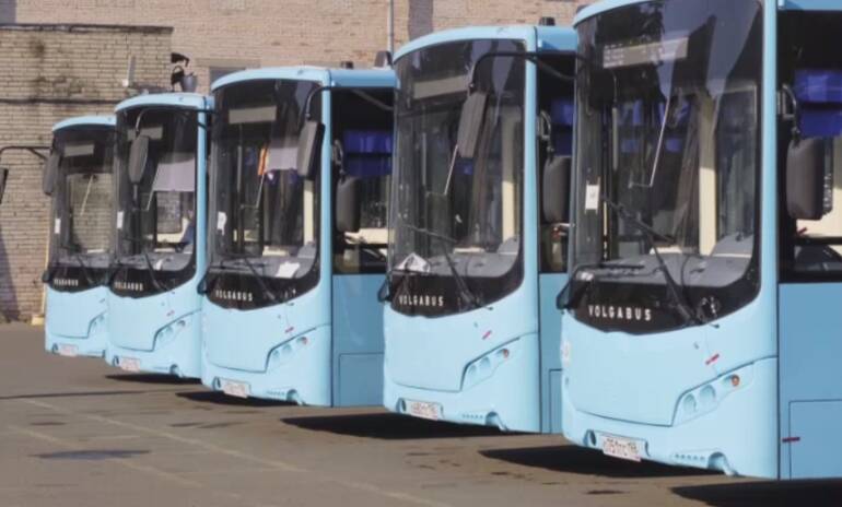 Экологичные автобусы компании «Вест-сервис» начали курсировать по улицам Петербурга