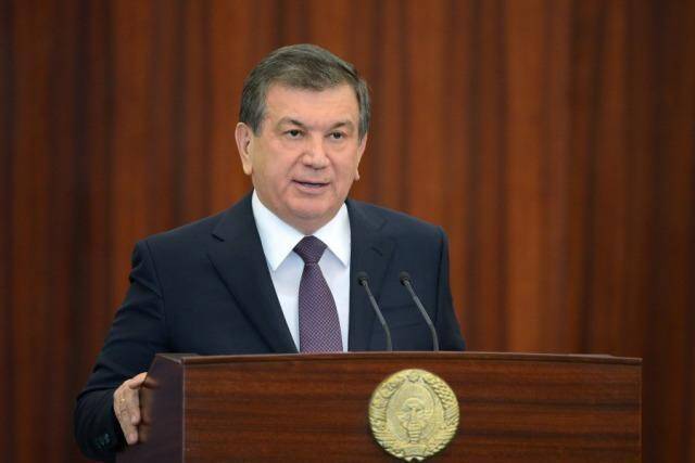 Президент Узбекистана выразил соболезнования главе Казахстана