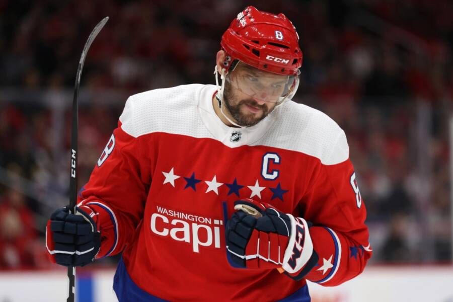 Овечкин вернулся на первое место в списке лучших снайперов сезона НХЛ