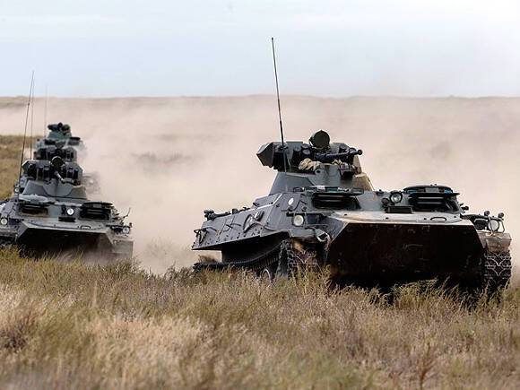 Bloomberg: Россия направила танки к границе с Украиной