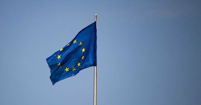 Совет ЕС вычеркнул Украину из "зеленого" списка для путешествий