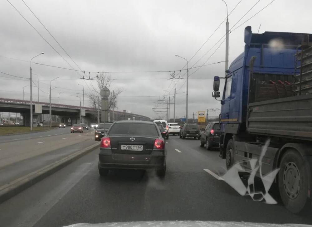 Из-за ДТП на Московском шоссе Рязани образовалась большая пробка