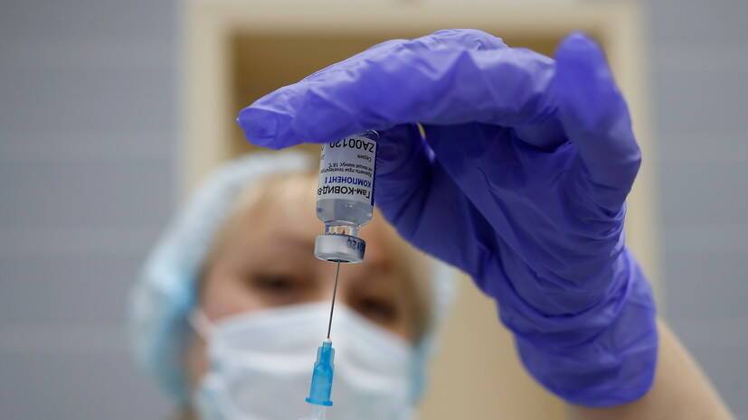 Мурашко заявил об отсутствии сбоев при вакцинации от COVID-19 в России