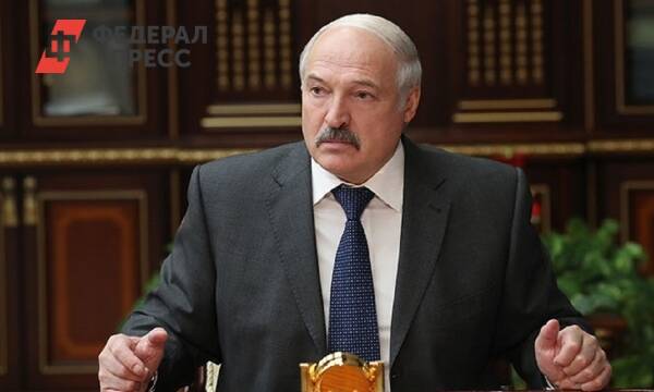 Лукашенко обвинил Польшу в шантаже: «На колени не встанем»
