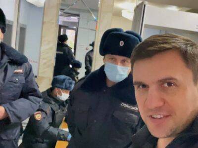 В Саратове депутата-коммуниста Николая Бондаренко задержали перед заседанием областной думы