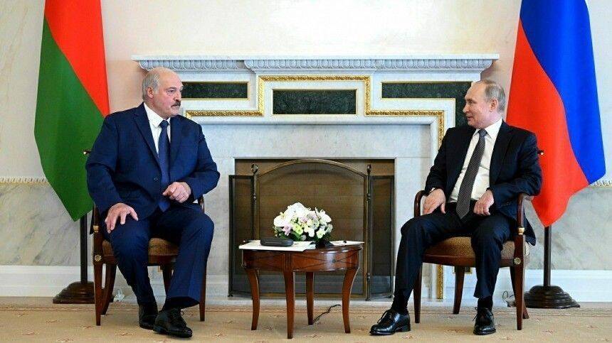 Путин и Лукашенко обсудили ситуацию на российско-польской границе