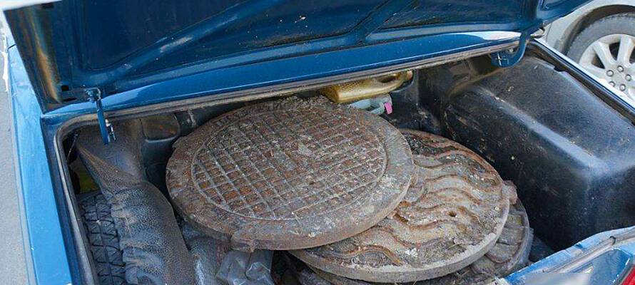 Машина похитителя канализационных люков заглохла на месте преступления в Петрозаводске
