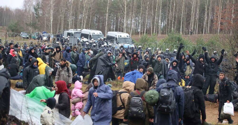 На границе Польши и Белоруссии находятся до 4 тысяч мигрантов