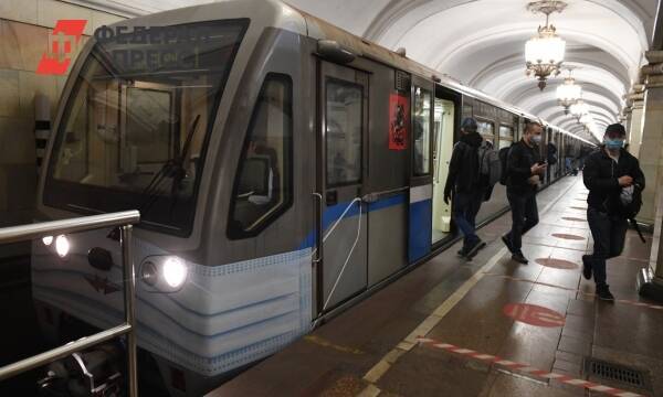 На участке зеленой линии метро в Москве движение поездов восстановлено