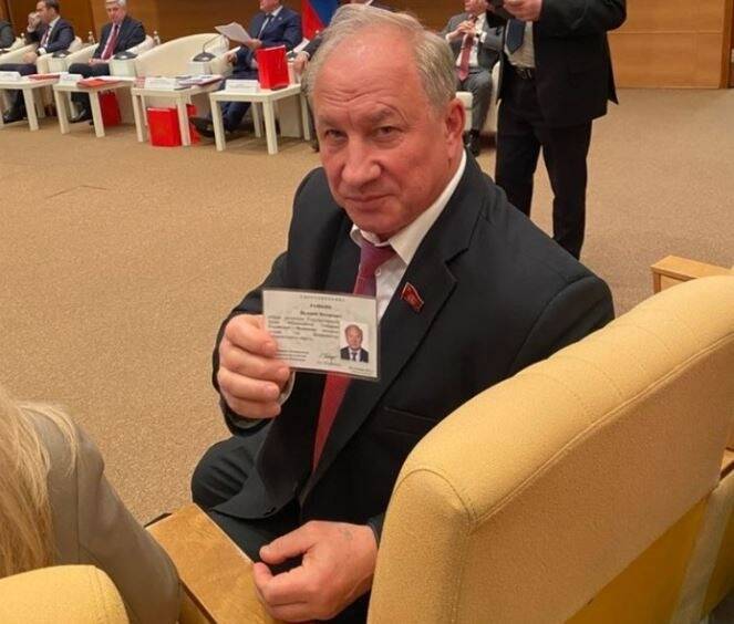 Коммунист Валерий Рашкин подал иск к Госдуме и главе комиссии по этике