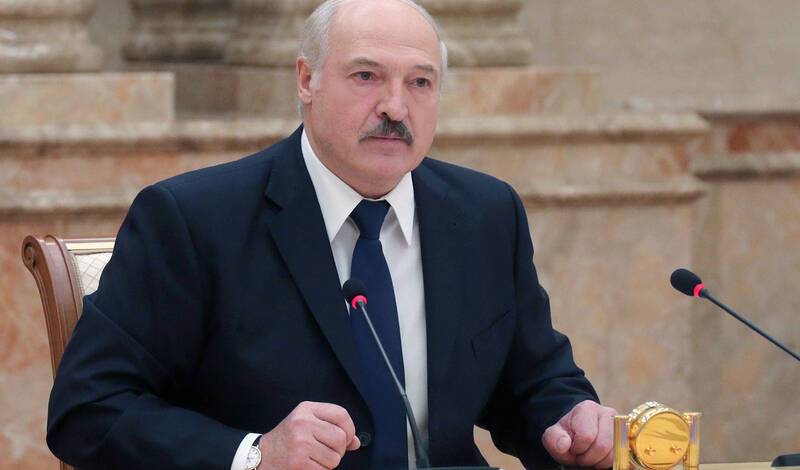 Лукашенко де-факто и де-юре признал Крым российским