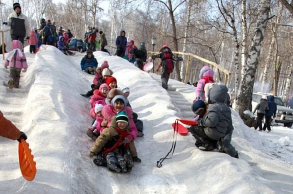 В Хабаровском крае из-за снегопада не работают школы