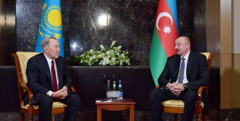 Президент Ильхам Алиев позвонил Нурсултану Назарбаеву