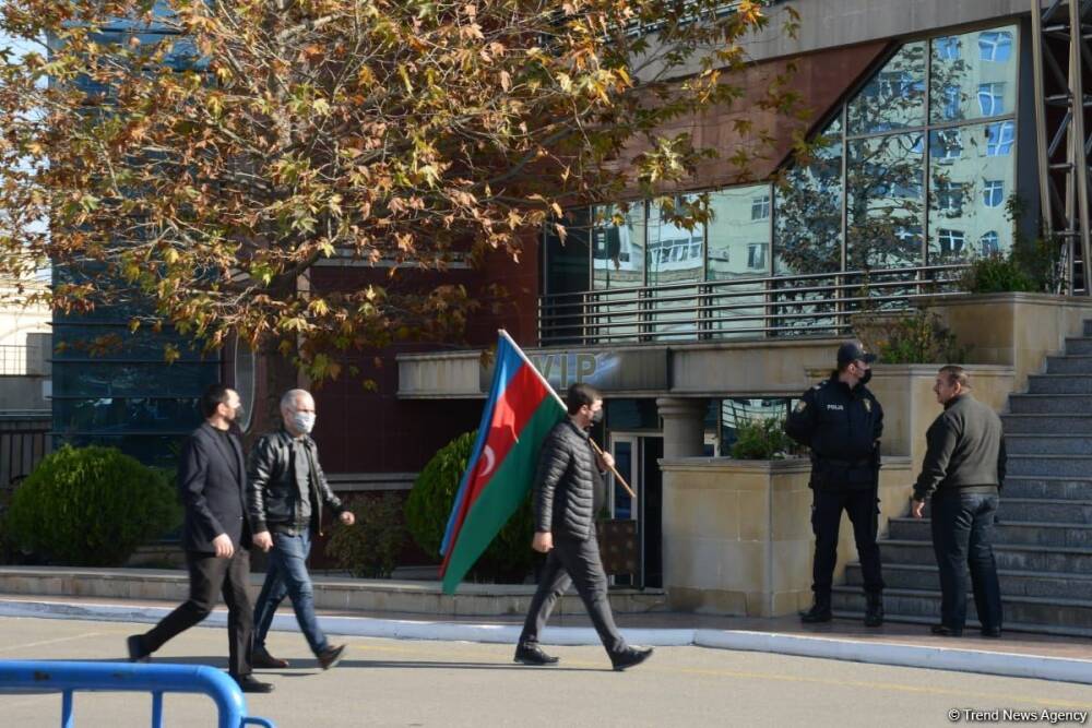 В Баку начинается церемония прощания с военнослужащими, ставшими шехидами при крушении военного вертолета (ФОТО)