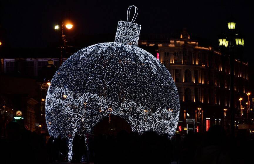 Стало известно, когда в Минске включат новогоднюю иллюминацию