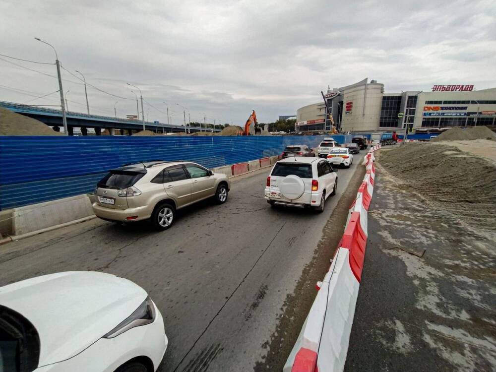 В Новосибирске на неопределённый срок закрыли движение по улице Ипподромской