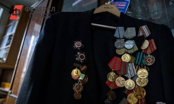 Петербургского полицейского подозревают в краже военных наград у умершего ветерана