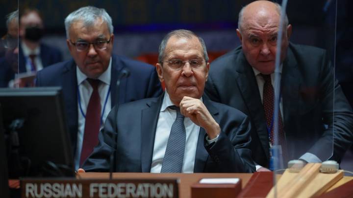 Лавров выразил надежду на возобновление диалога по безопасности с Западом
