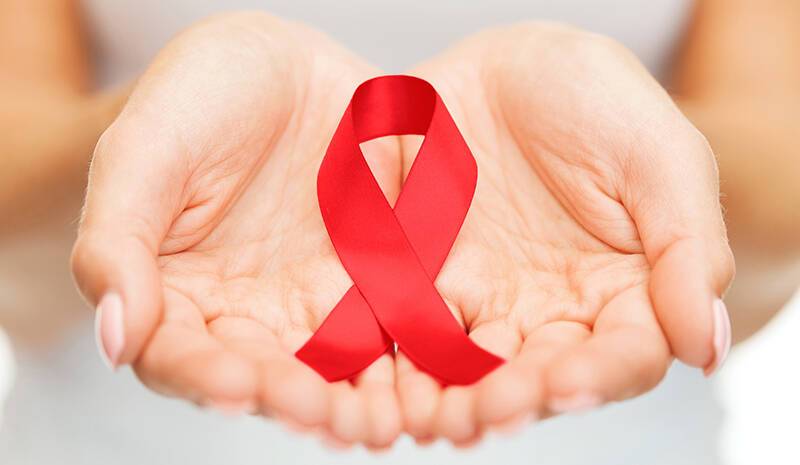 Академик объяснил высокую смертность от ВИЧ в России