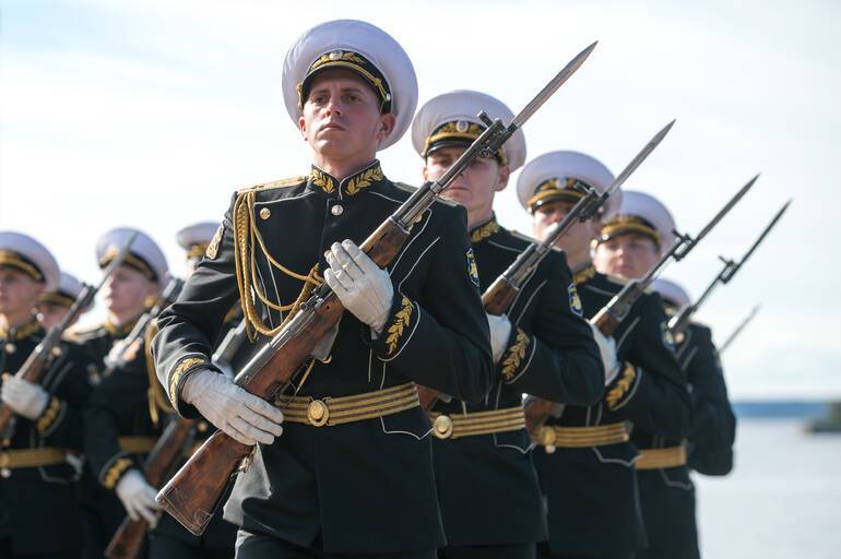 Шойгу отправит всех военных в мини-отпуска перед Новым годом