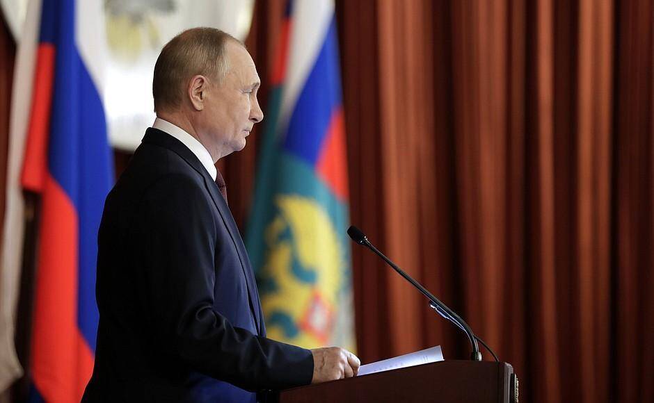 Не только единовременные выплаты – Путин пообещал новые меры поддержки в декабре 2021