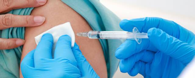 В Австрии хотят ввести штраф 3600 евро за отказ от вакцинации