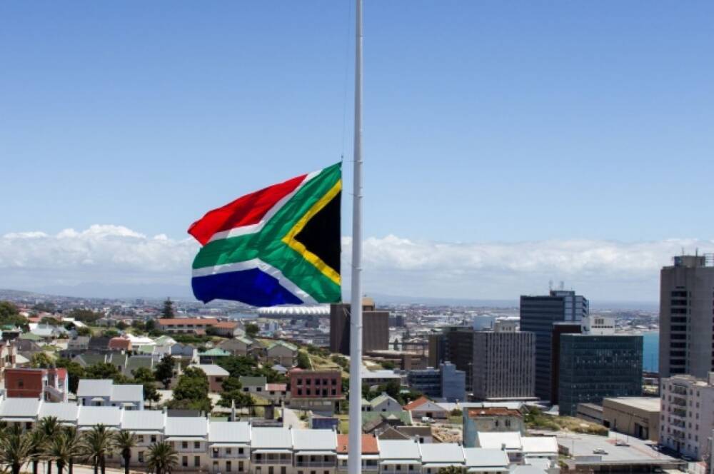 Глава Минздрава ЮАР заявил, что штамм «омикрон» стал доминирующим в стране