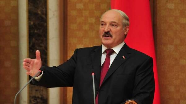 Как Лукашенко будет решать миграционный кризис: прогноз эксперта