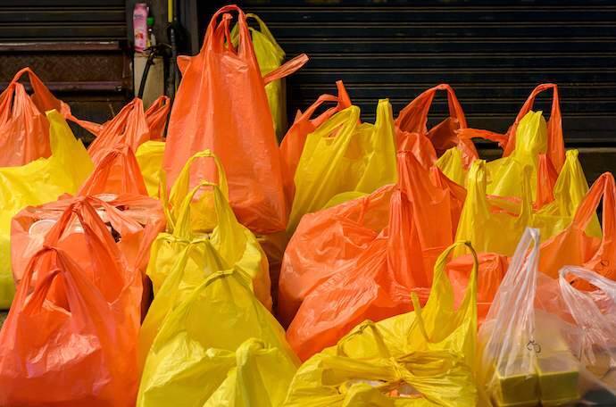 "Прощай, пластик": в Украине начали действовать ограничения на пластиковые пакеты