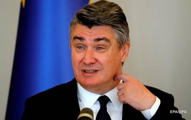 Президент Хорватии назвал визит премьера в Украину "шарлатанством"