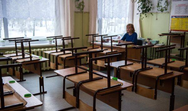 Острая нехватка учителей. Студенты Латвии бросают педагогические программы