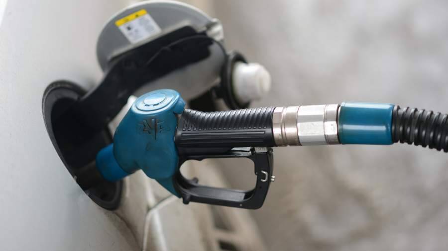 Сбор из избы: для сдерживания цен на бензин условия демпфера могут пересмотреть