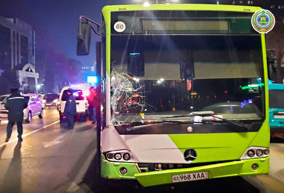 В Ташкенте автобус сбил насмерть пешехода