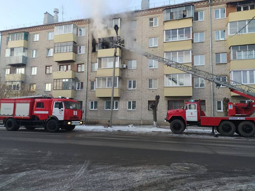 В Шадринске из-за пожара эвакуировали жителей пятиэтажки