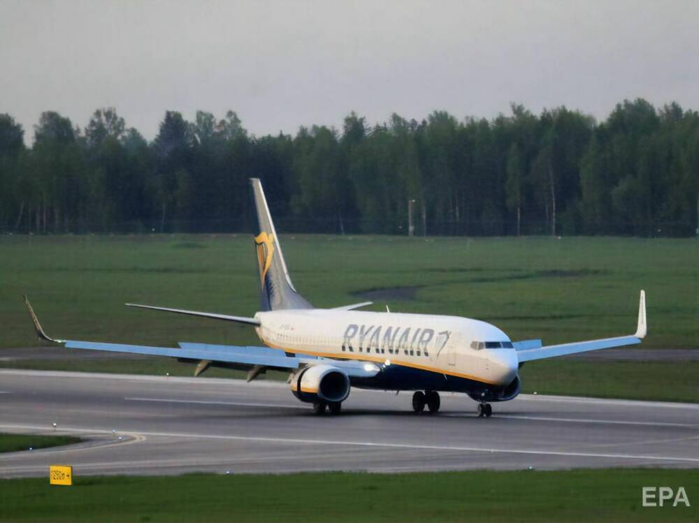 Cпецслужбы Польши опубликовали запись разговора белорусского диспетчера и, возможно, сотрудника КГБ во время посадки самолета Ryanair