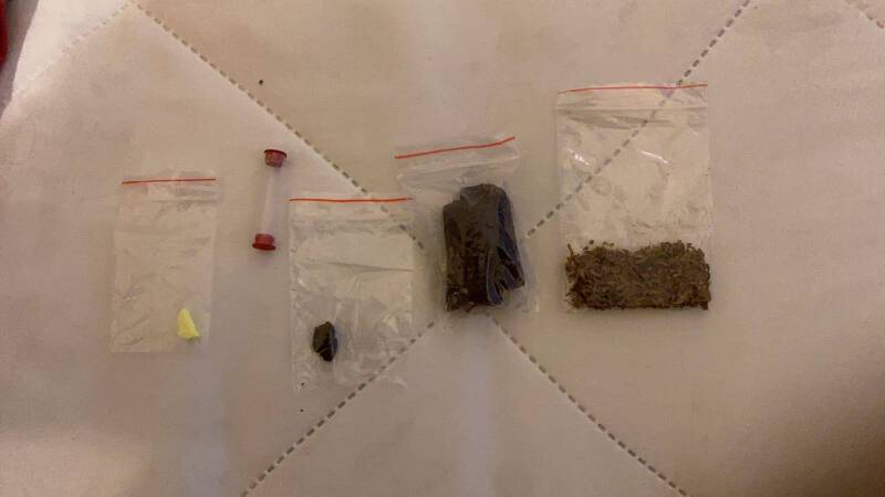 Полиция поймала рязанку с тремя видами синтетических наркотиков