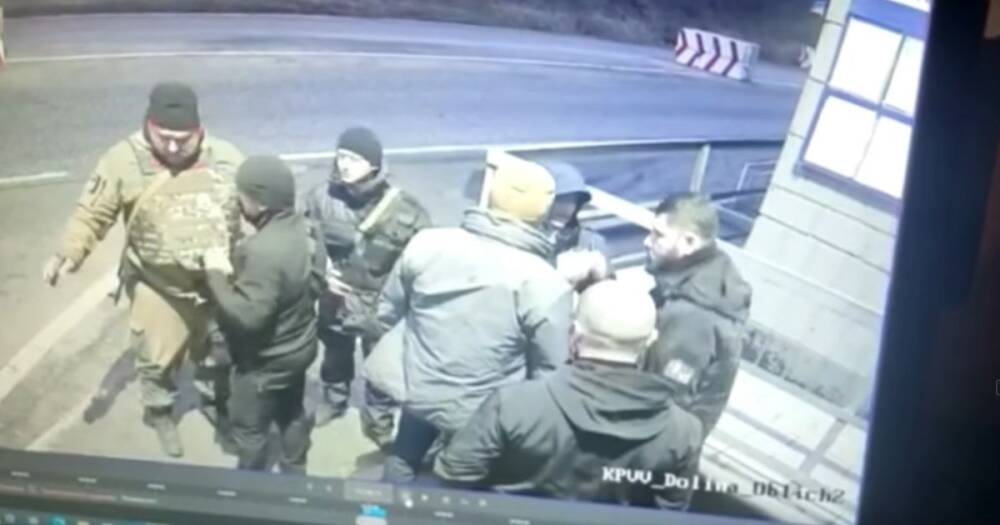 Замглавы МВД Гогилашвили устроил разборки на блокпосту по дороге в зону ООС (видео)