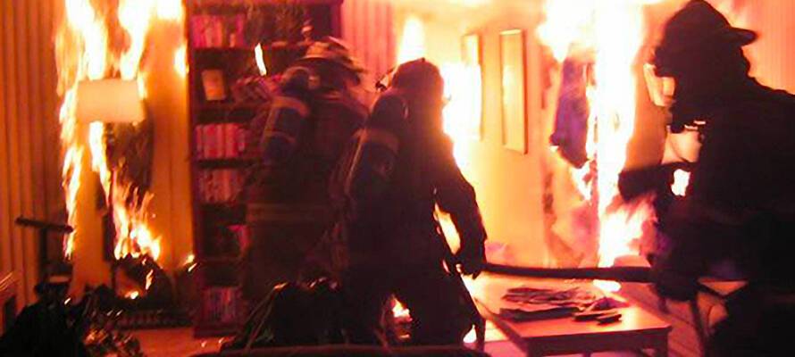 Три человека погибли на пожаре в районном центре Карелии