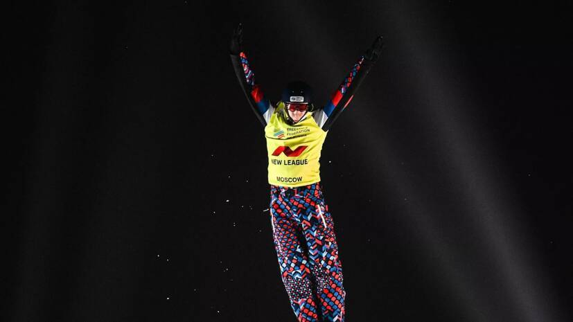 Максим Буров четвёртый раз подряд победил на этапе КМ по лыжной акробатике