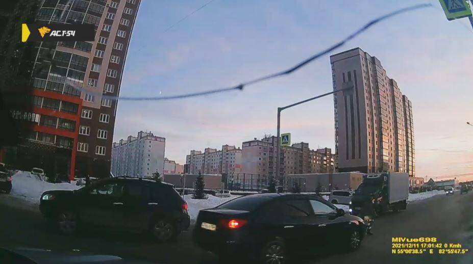В Новосибирске водитель седана сбил ребёнка на месте аварии