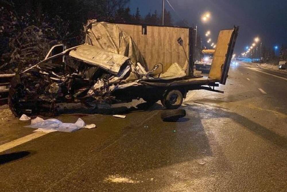 Водитель Газели скончался в больнице после жуткой аварии в Тверской области