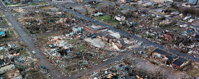 Байден допустил, что торнадо в американском штате Кентукки — крупнейшее в истории страны