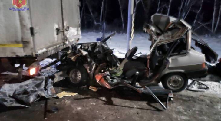 Пять человек, ехавших из Чувашии в Москву, погибли в серьезной аварии