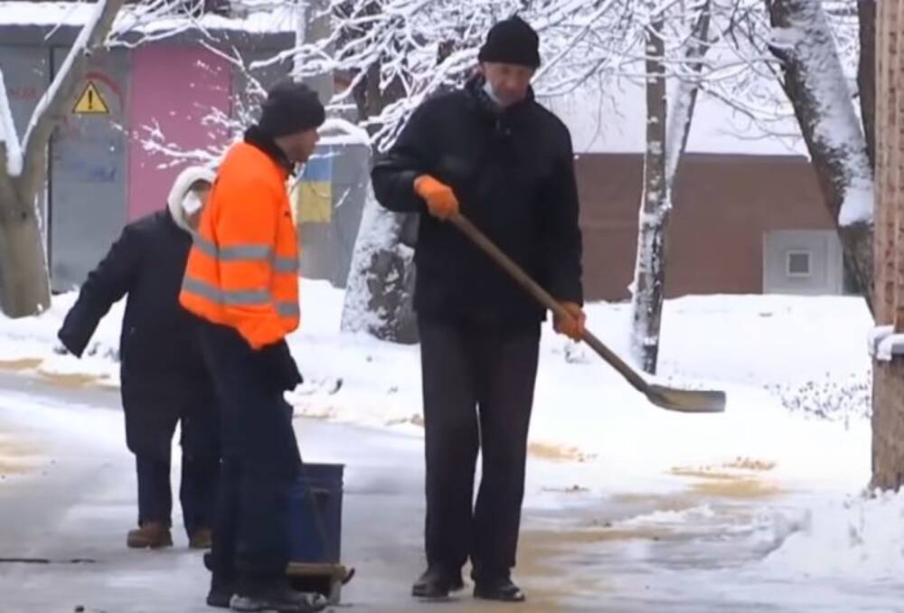 Дожди, мокрый снег и морозы до -5: погода устроит украинцам проверку на прочность, детали прогноза