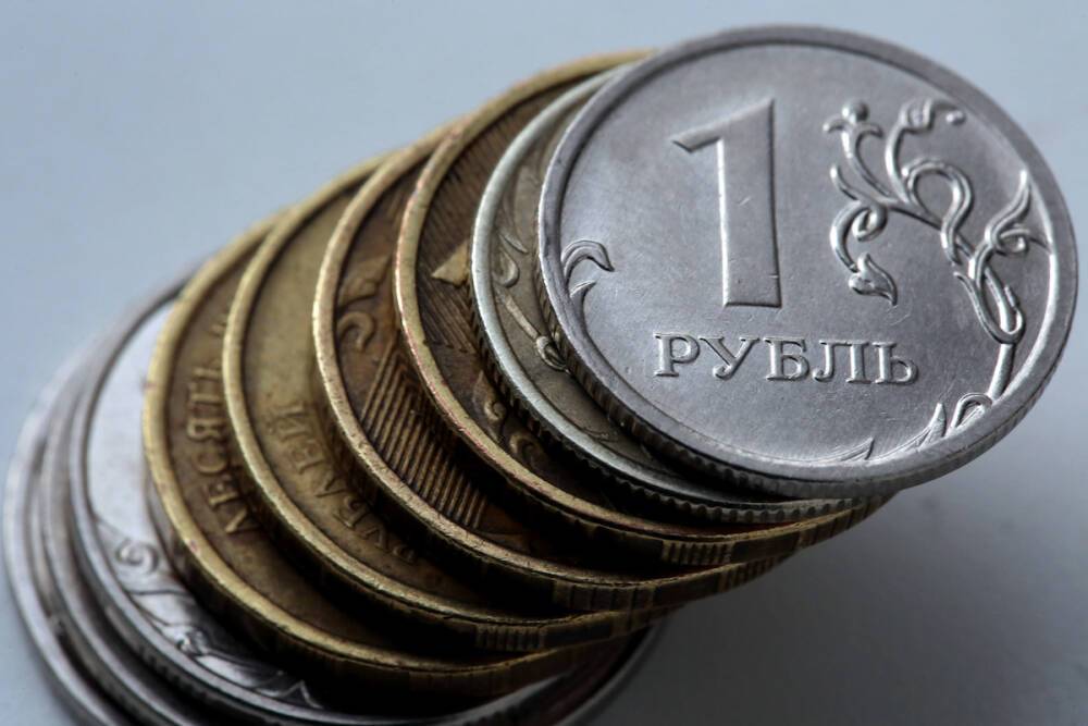 Рубль может обвалиться до 80 за доллар после Нового года